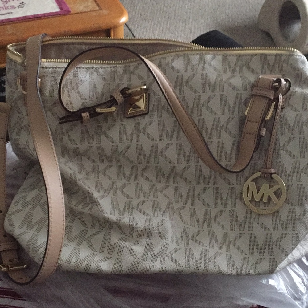 brand new. never used. Michael Kors tote bag